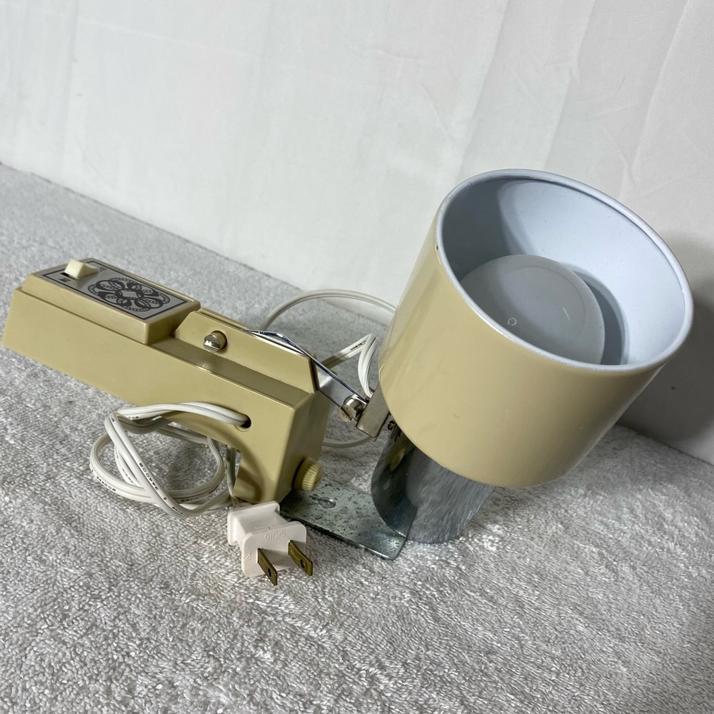 Vintage Beige Clamp On Headboard Reading Lamp - Picture 9 of 13